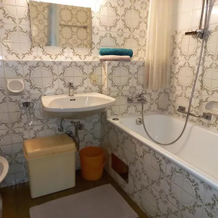 Lb4 Seeblick Haus Mit Direktem Seezugang Am Ossiachersee Apartment *